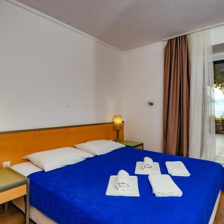 Hotel Savojo Petrovac Екстериор снимка