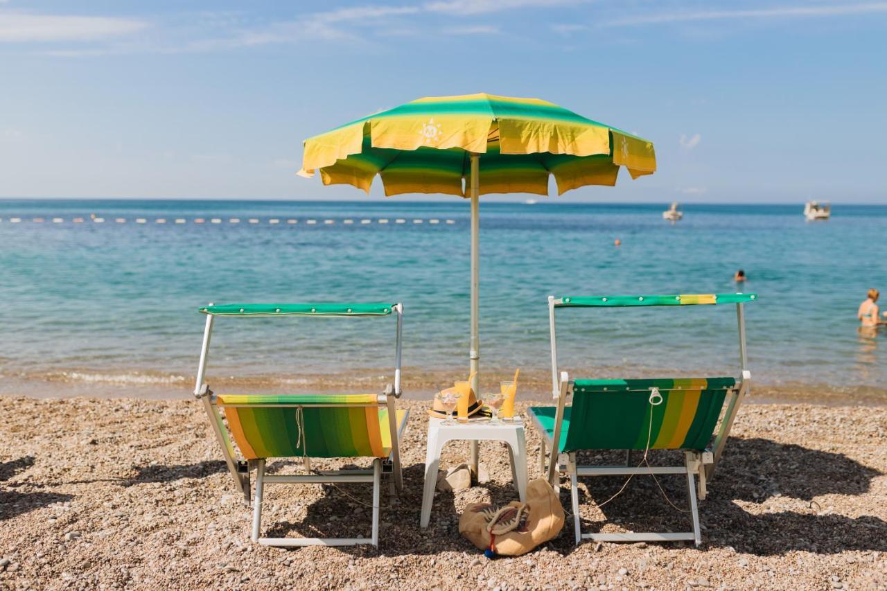 Hotel Savojo Petrovac Екстериор снимка