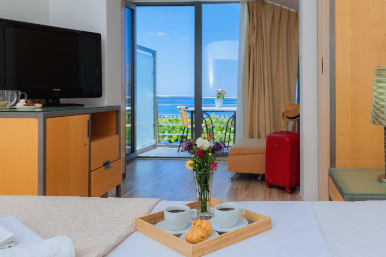 Hotel Savojo Petrovac Екстериор снимка