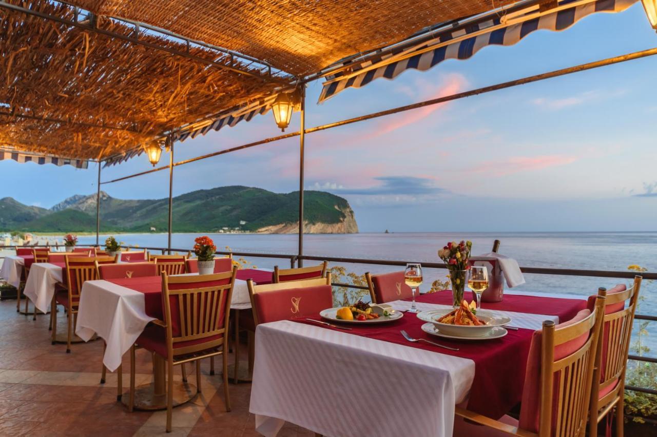 Hotel Savojo Petrovac Екстериор снимка