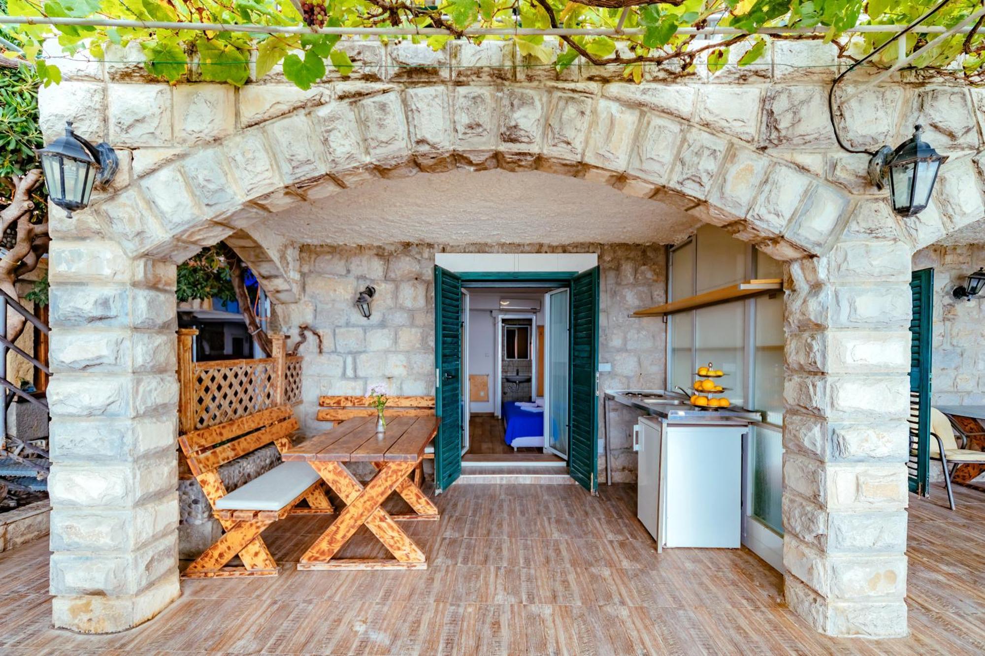 Hotel Savojo Petrovac Екстериор снимка