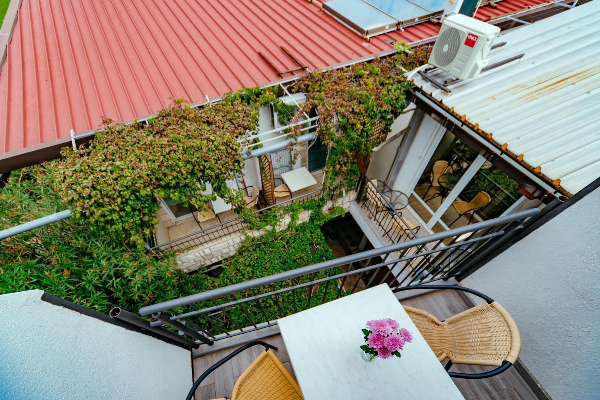 Hotel Savojo Petrovac Екстериор снимка