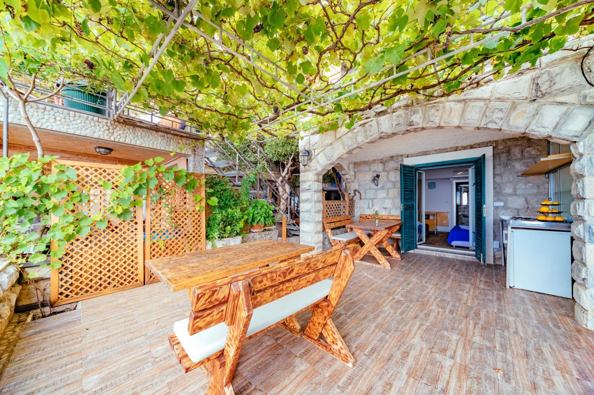 Hotel Savojo Petrovac Екстериор снимка