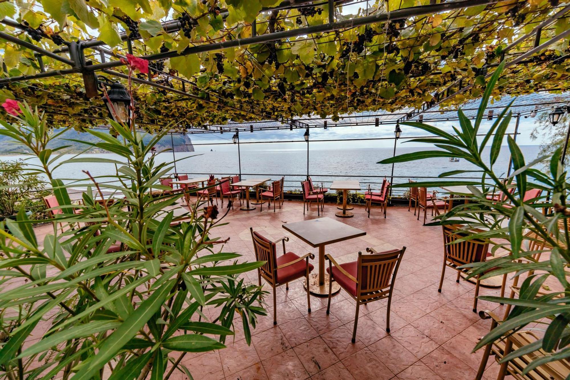 Hotel Savojo Petrovac Екстериор снимка