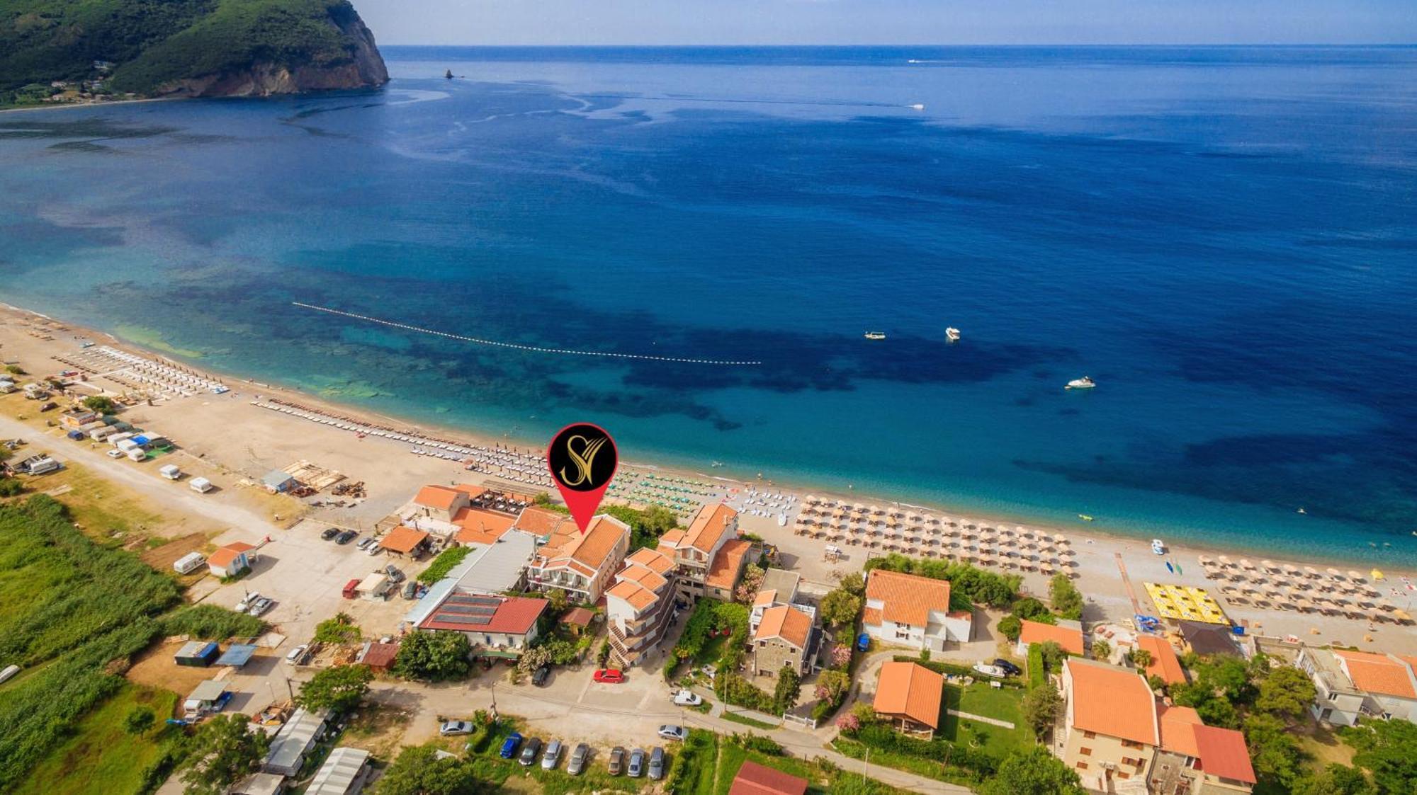 Hotel Savojo Petrovac Екстериор снимка