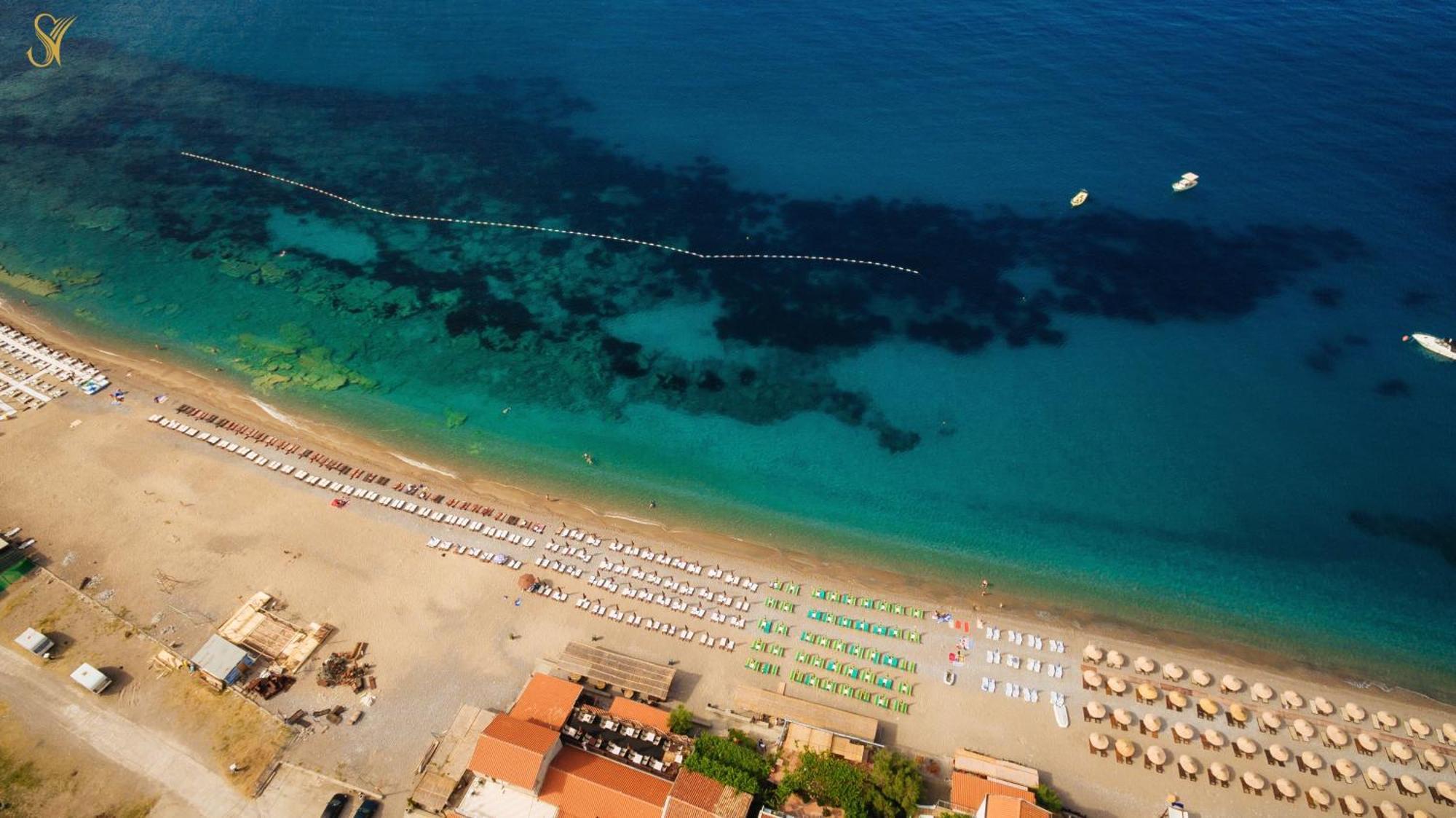 Hotel Savojo Petrovac Екстериор снимка