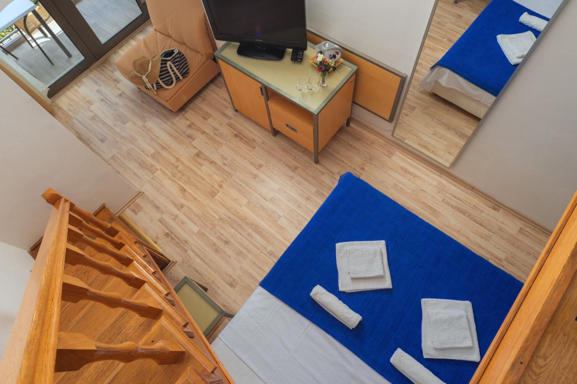 Hotel Savojo Petrovac Екстериор снимка