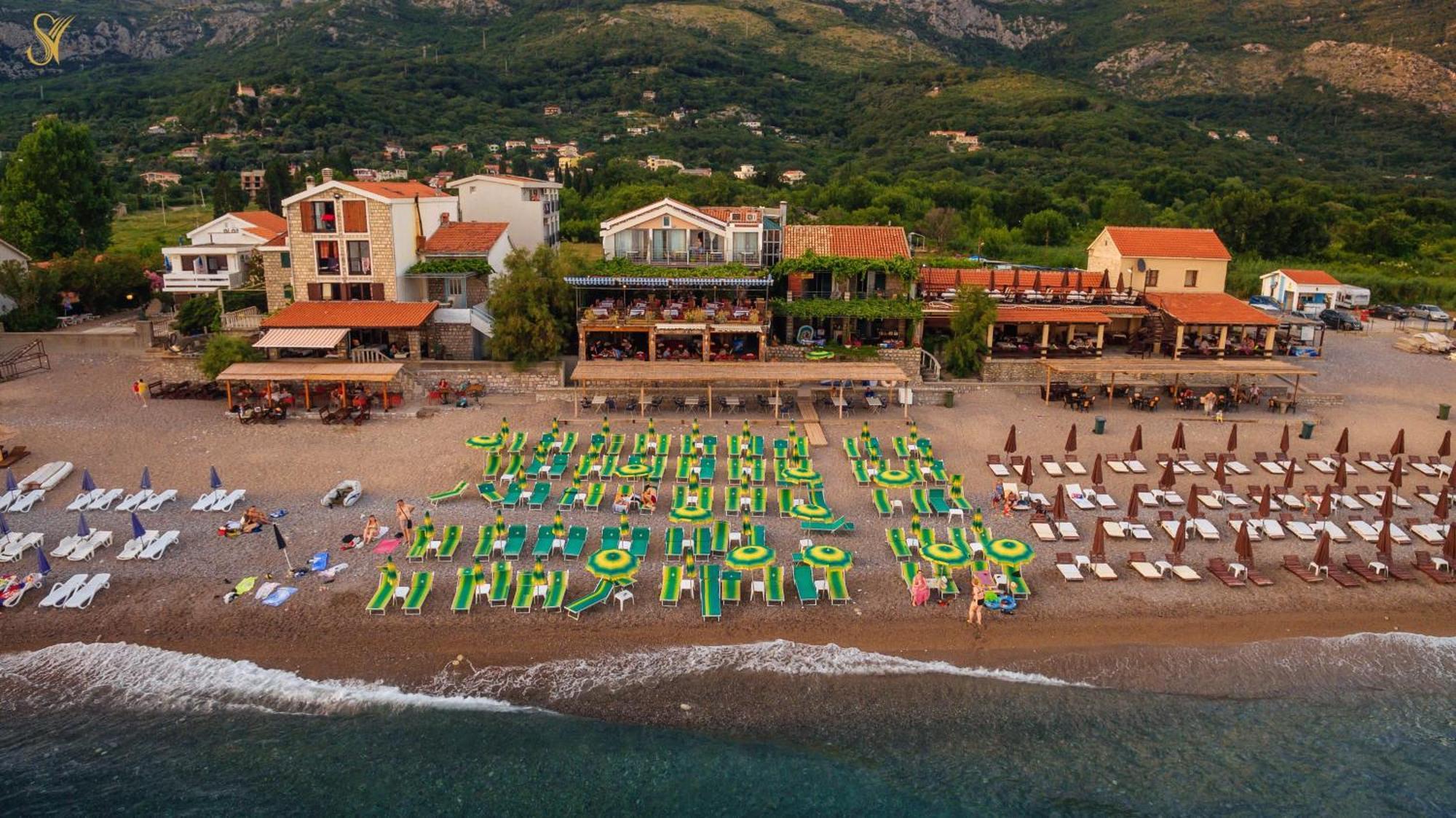Hotel Savojo Petrovac Екстериор снимка